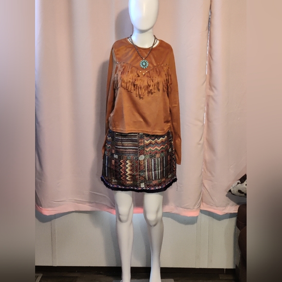 ***NWT-UPC- Studded Detail Fringed Tee - Picture 2 of 3